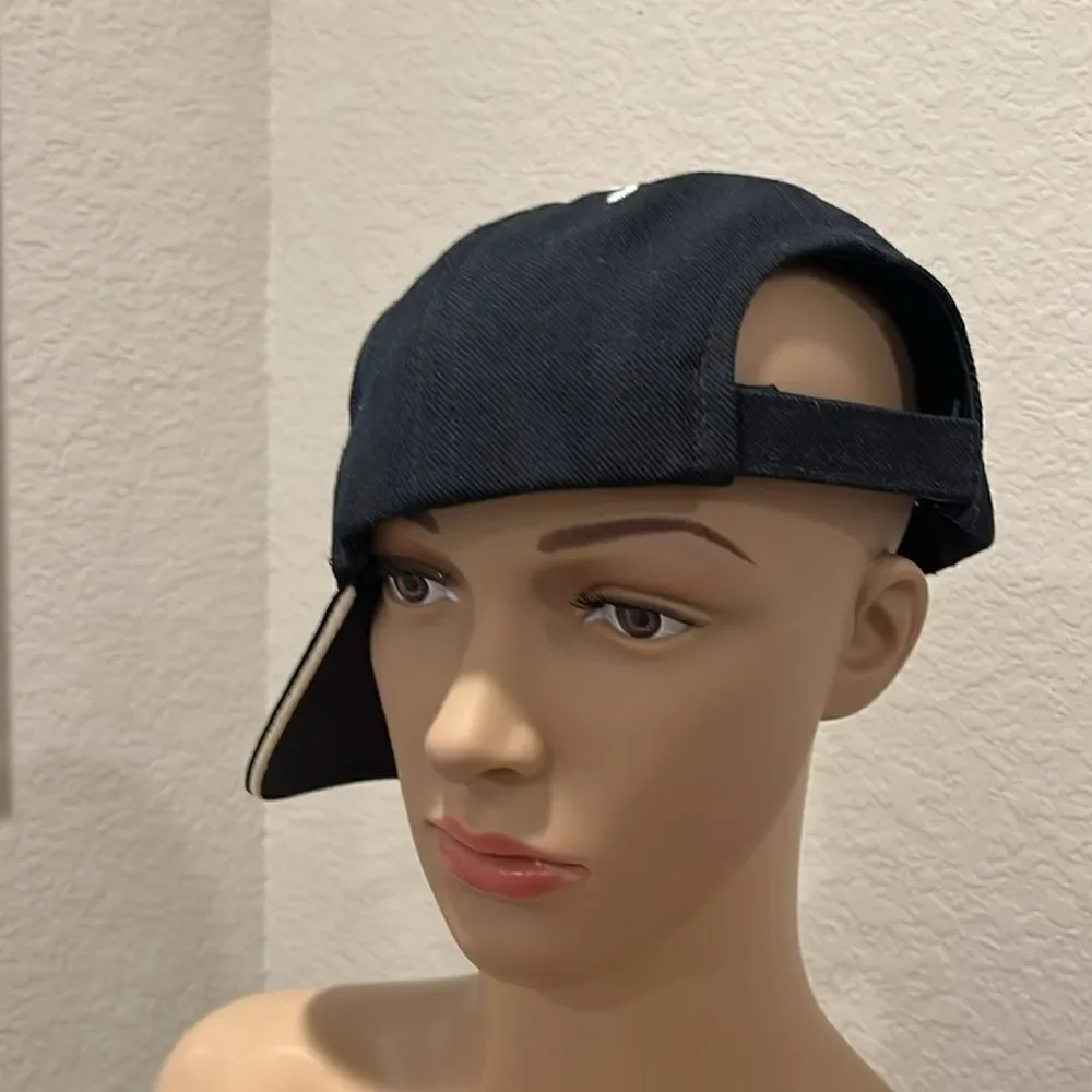 Mustang adjustable cap